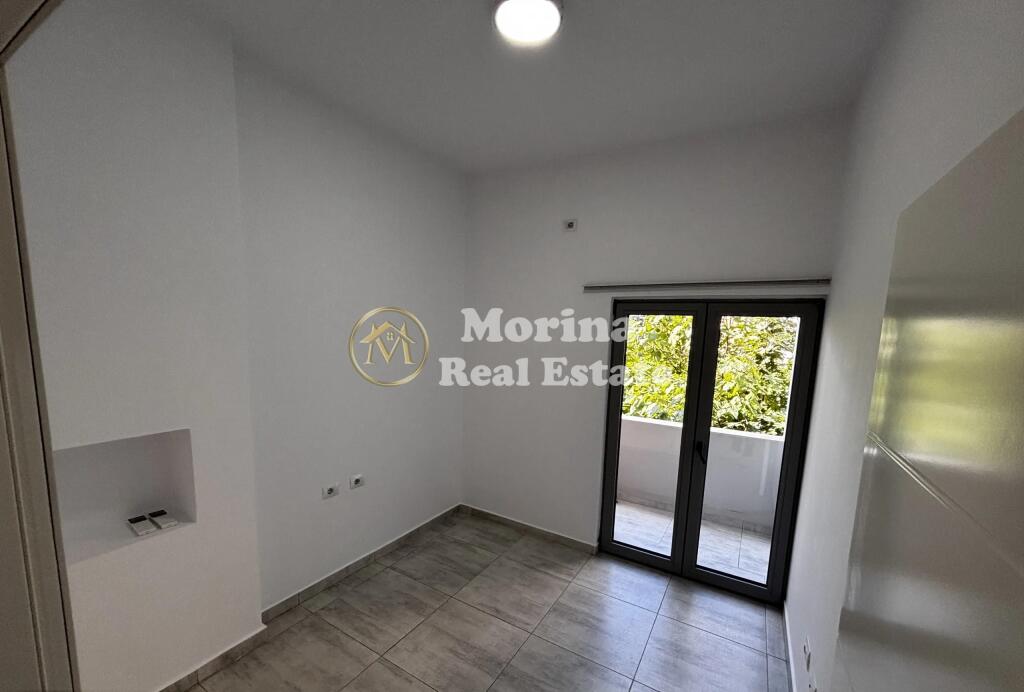 Ambient Biznesi, te Medreseja, Rruga e Dibres, 500 euro/muaj