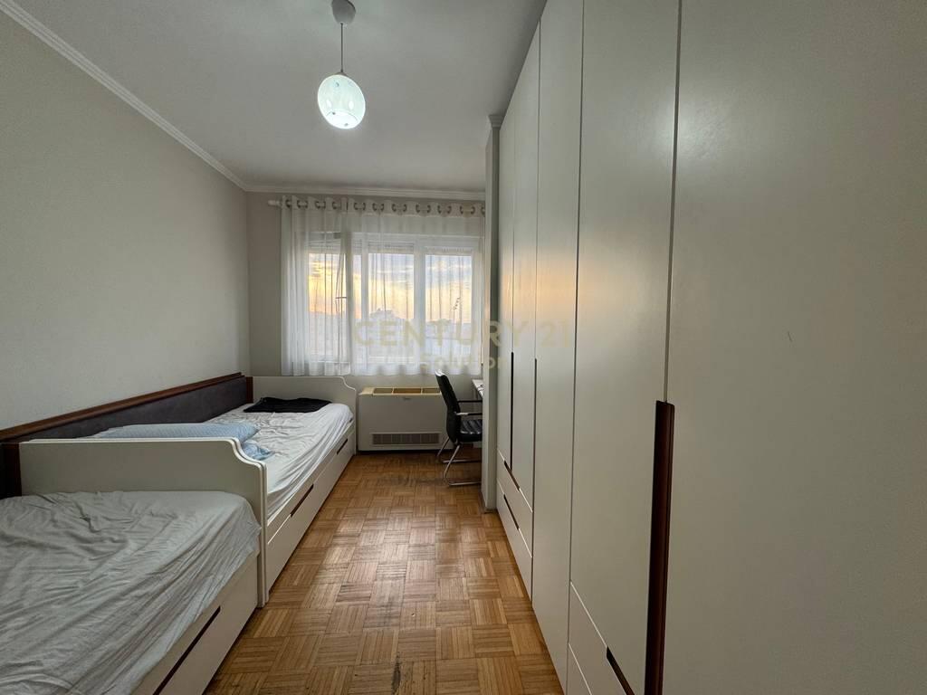JAPIM ME QIRA 2+1 PRANE POSTES NR. 8