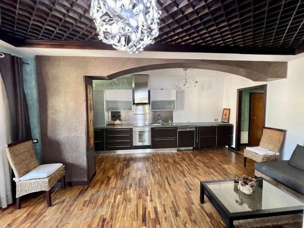 Bllok, shesim apartament 2+1