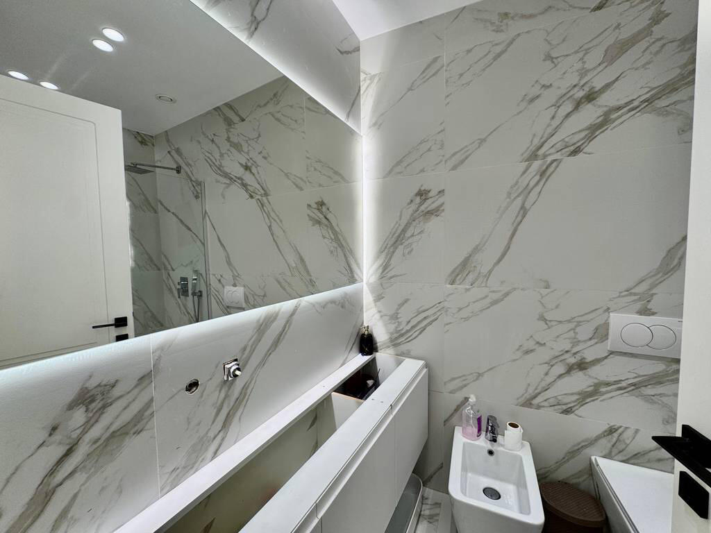 Apartament per shitje 2+1+2+post parkimi i mobiluar - Lake View Residences