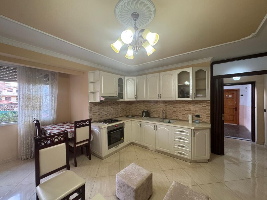 Apartment me qera