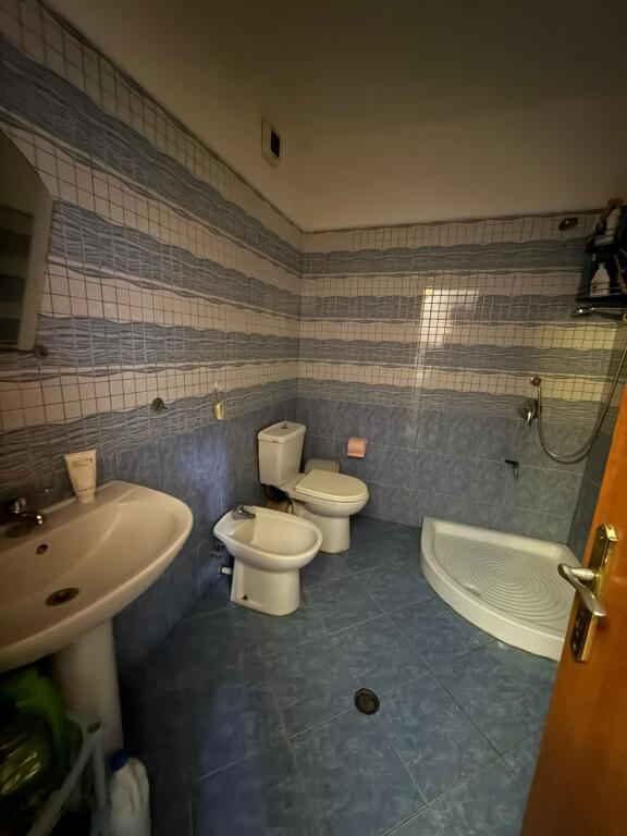 Apartament 2+1 me qira ne Pazari i Ri, Tiranë
