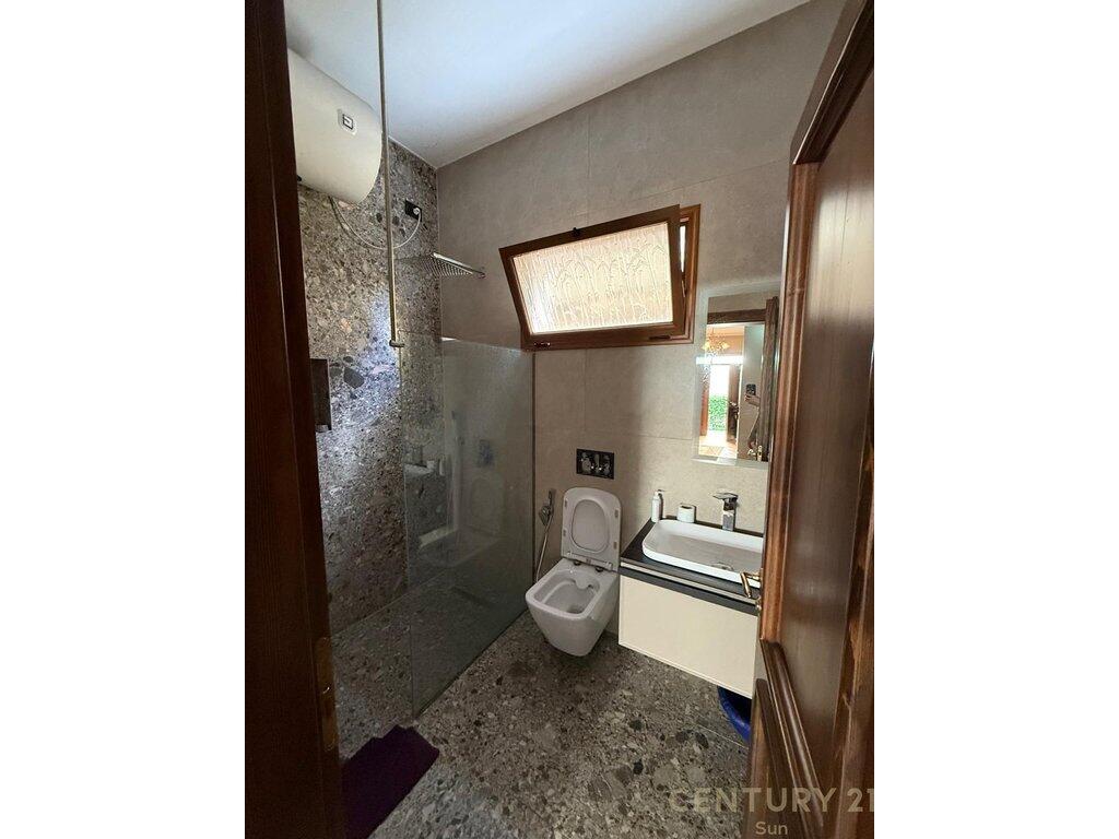 🏡 Vilë 4+2 në Shitje – Don Bosco, Tiranë