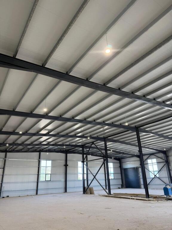 🏡 Jepet Kapanon Industrial me qira ne Vaqarr