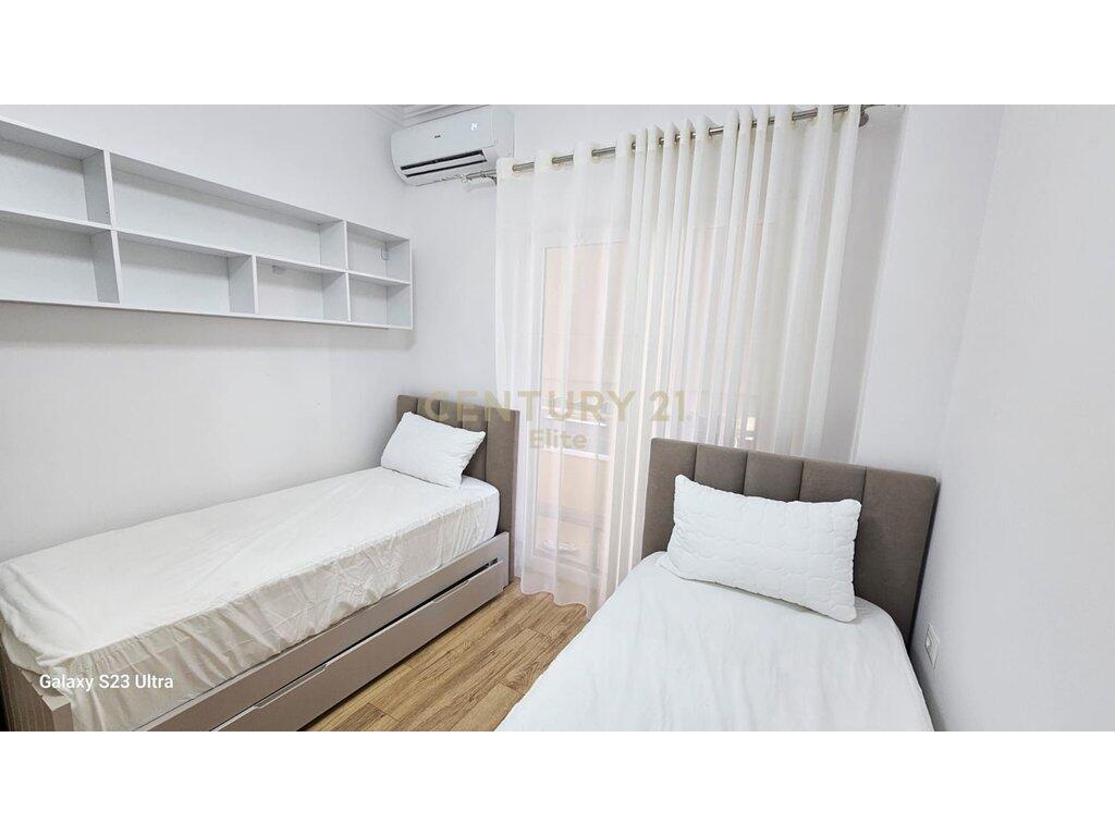JEPET ME QERA APARTAMENT 2+1 NE XHAMLLIK