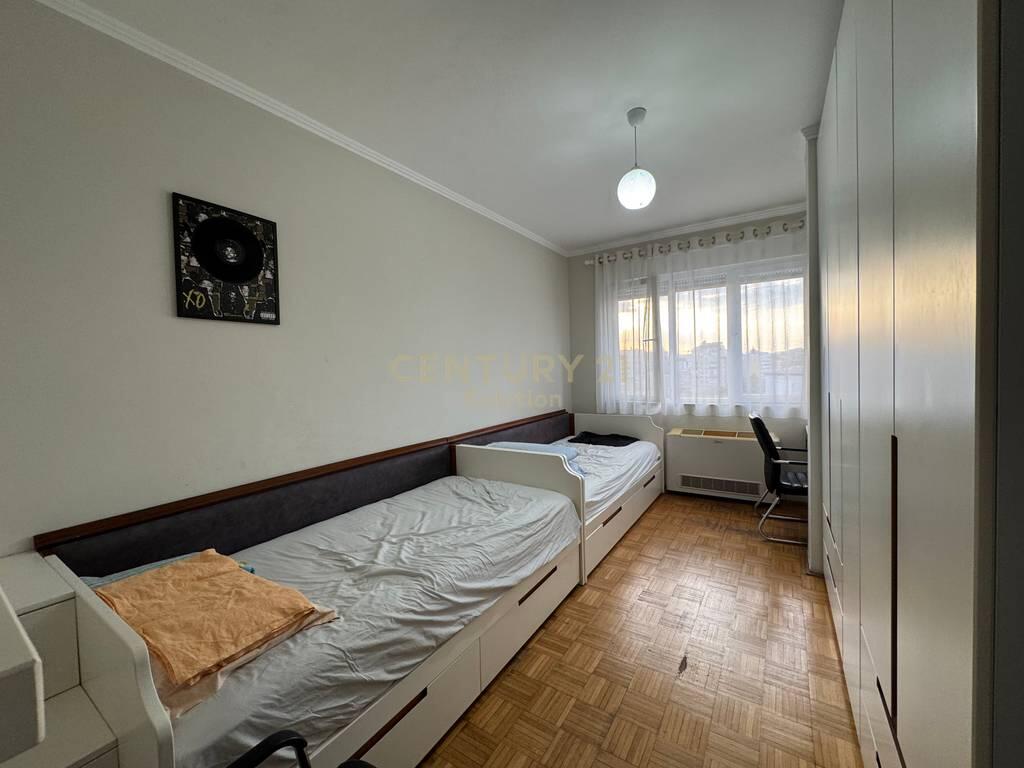 JAPIM ME QIRA 2+1 PRANE POSTES NR. 8