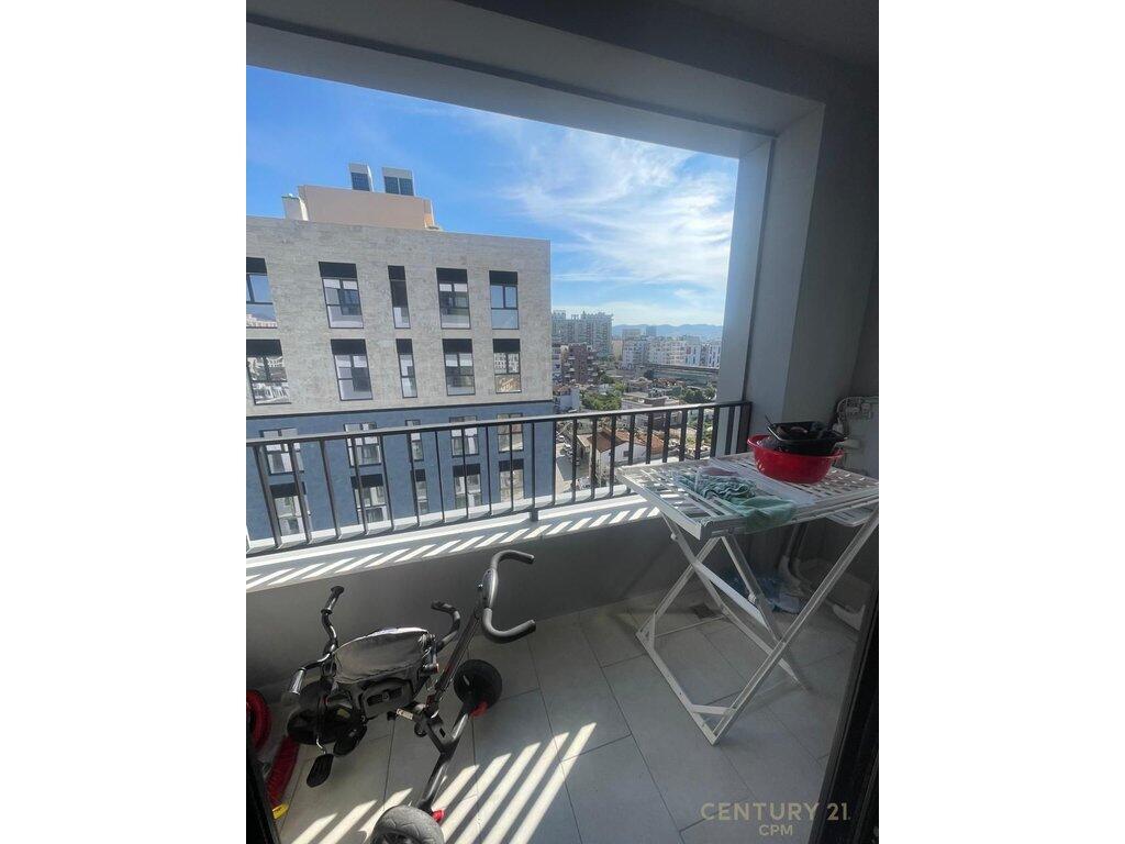 Apartament me qira 2+1+2 me post parkimi – Rruga Jordan Misja