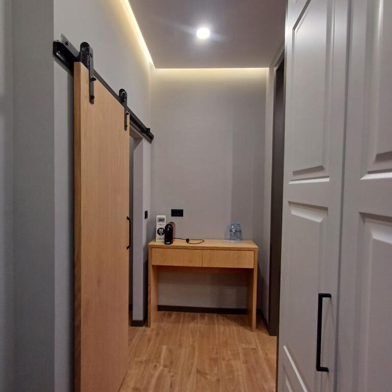 Dyqan me qira Rruga "Bilal Golemi", Komuna e Parisit, Tiranë