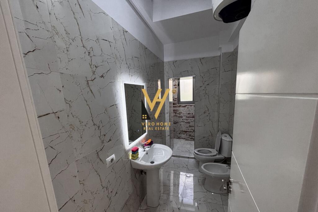 JEPET ZYRE 75 M2 TE RRUGA E DIBRES 500 EURO