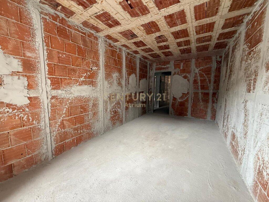 OKAZION APARTAMENT 3+1+2 PER SHITJE 850 EURO/M2,RING SIDE RESIDENC PASKUQAN! 112,000 €