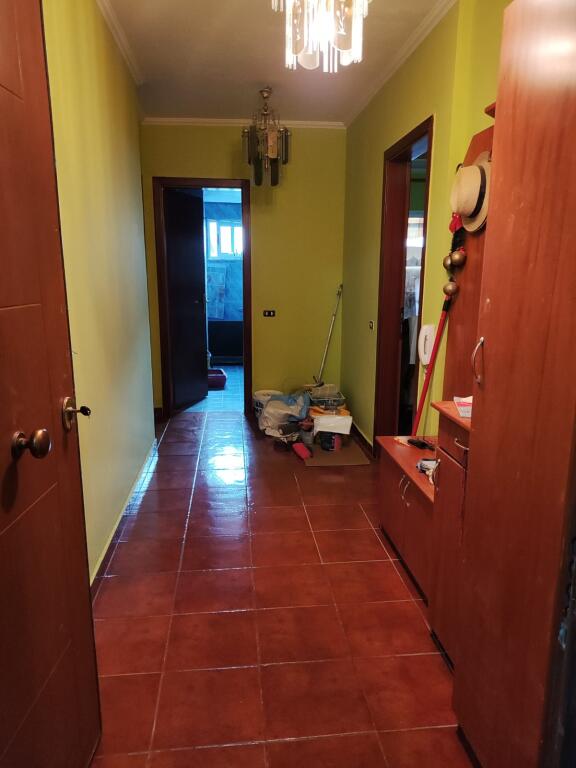 Apartament 1+1 dhe kuzhine te ndare veç, Komuna e Parisit