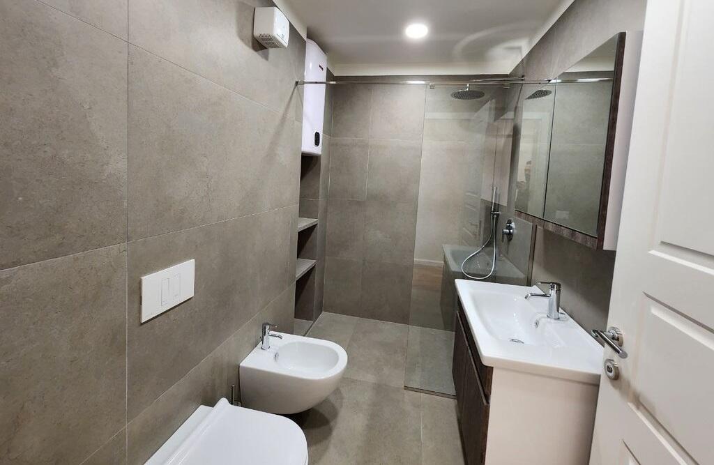 APARTAMENT DUPLEKS PER QIRA TEK SHESHI SKENDERBEJ