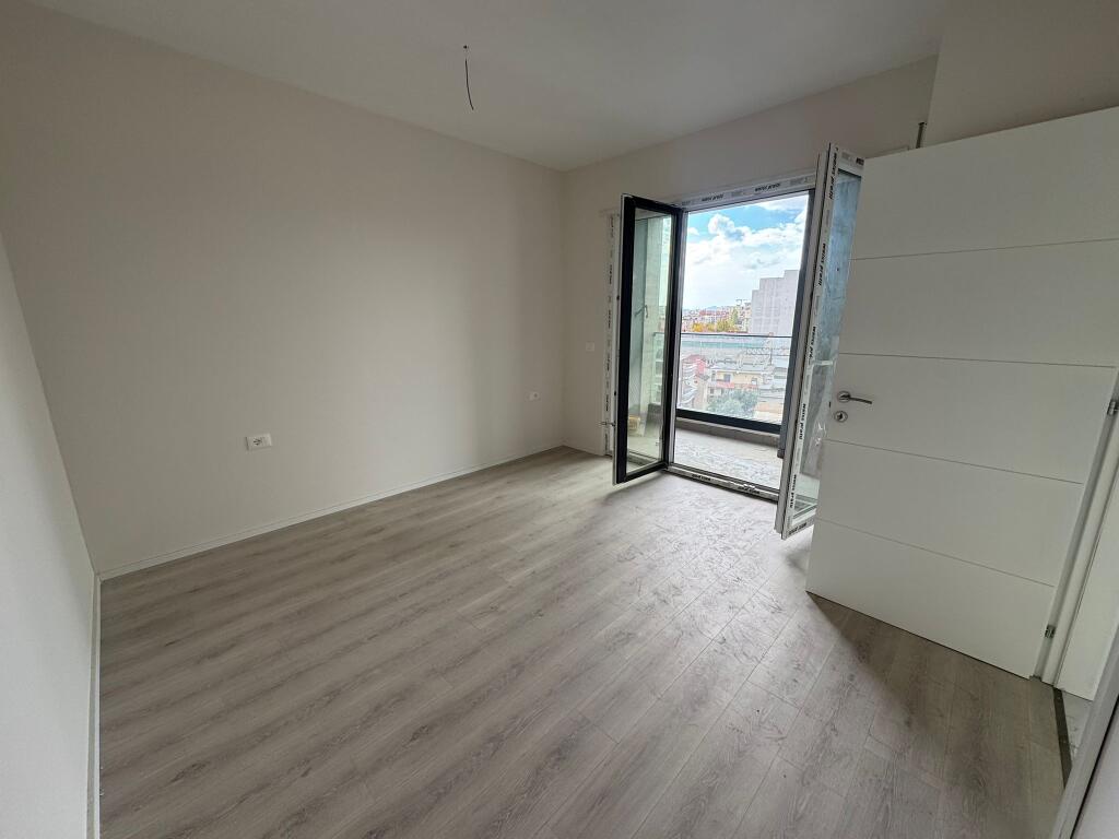 📣 QERA Apartament 1+1 📍 Rruga "Jordan Misja", Prane SPAK ✨   🏢 Ndertim i Ri  🪜 Kati 4 (Me Ashensor)  🛋️ BOSH   💶 Cmimi 450 Euro