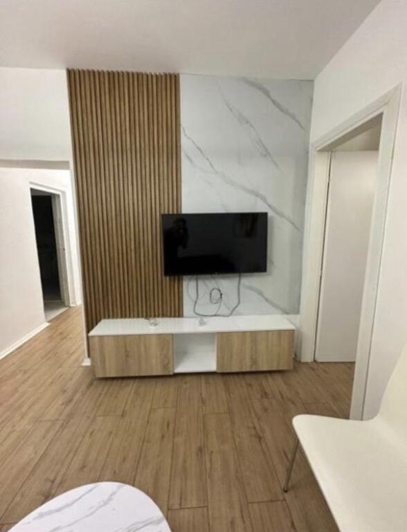 Jepet me qera apartament 1+1 tek Sheshi Willson