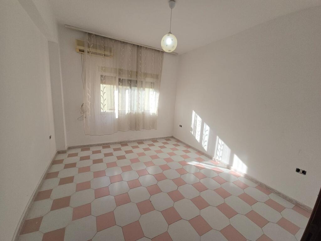 SHITET SUPER APARTAMENT 2+1 TEK ZONA E VALA PARK DURRES