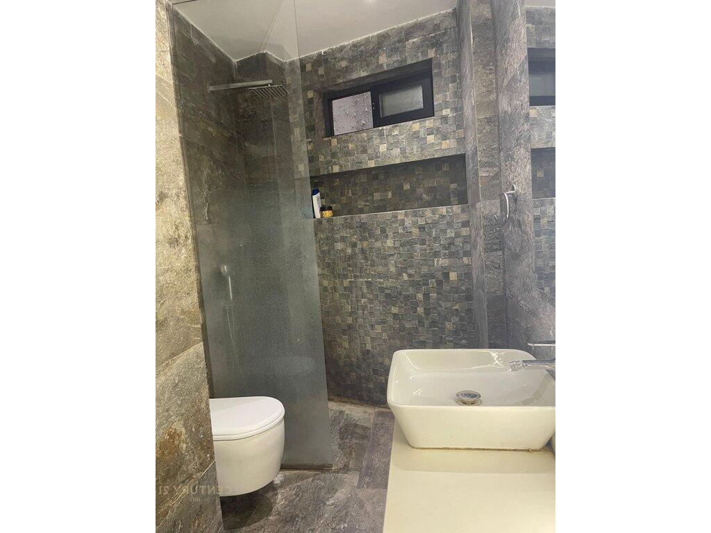 Jepet me Qira Apartament 2+1 650 € /Muaj