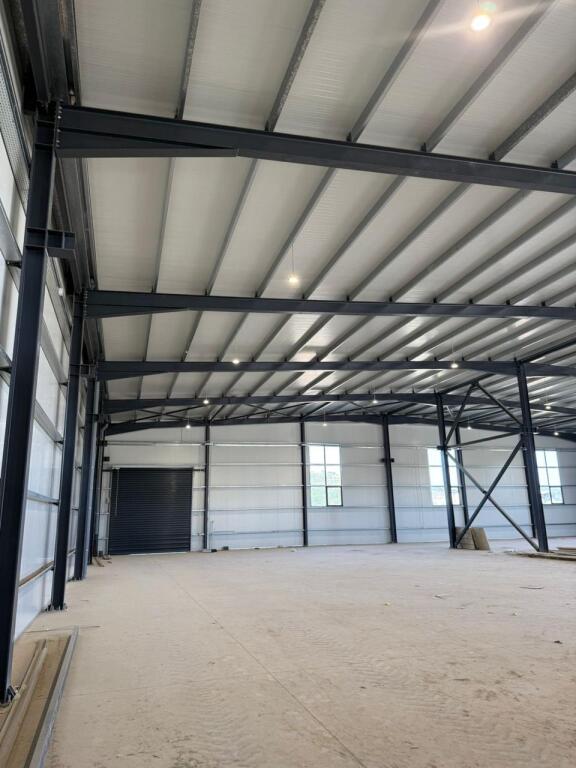 🏡 Jepet Kapanon Industrial me qira ne Vaqarr