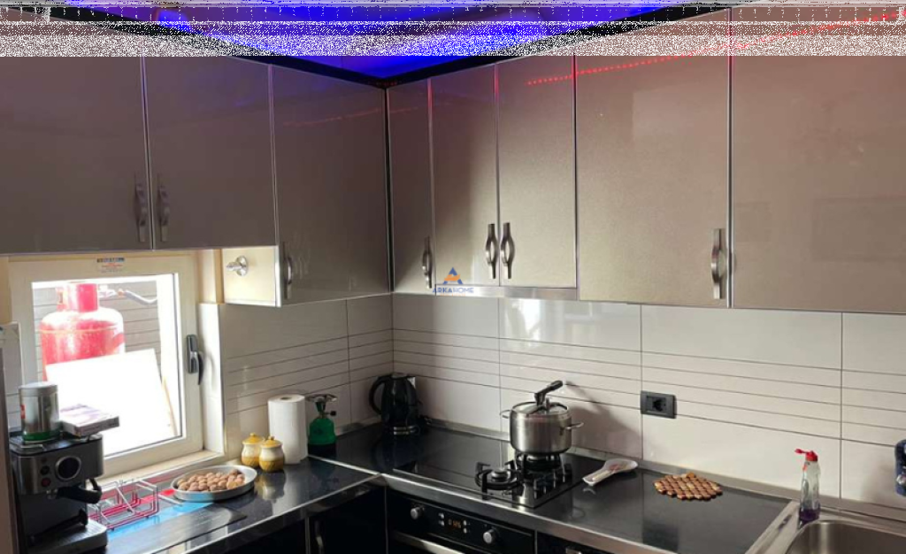 JEPET APARTAMENT ME QERA 1+1 "RRUGA FORTUZI" 800 EURO(CMIMI I DISKUTUESHEM)