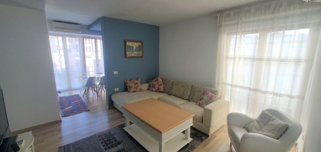 APARTAMENT ME QERA 1+1 MYSLYM SHYRI 55.000 LEKE