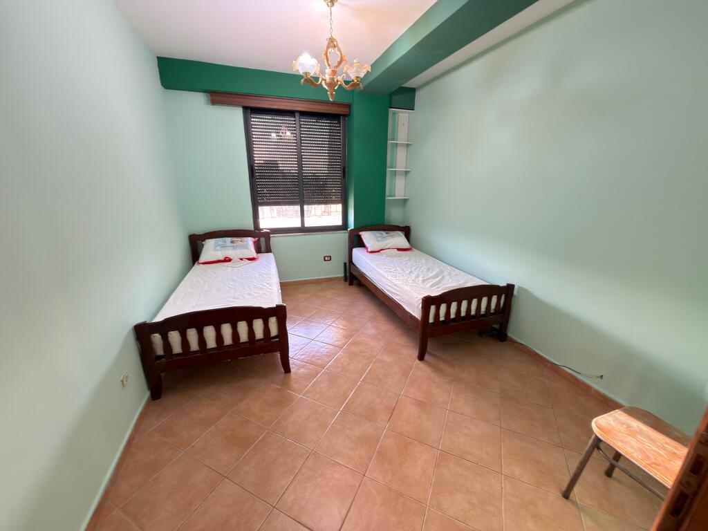 Apartament me qera 2+1+2 Tek 21 dhjetori