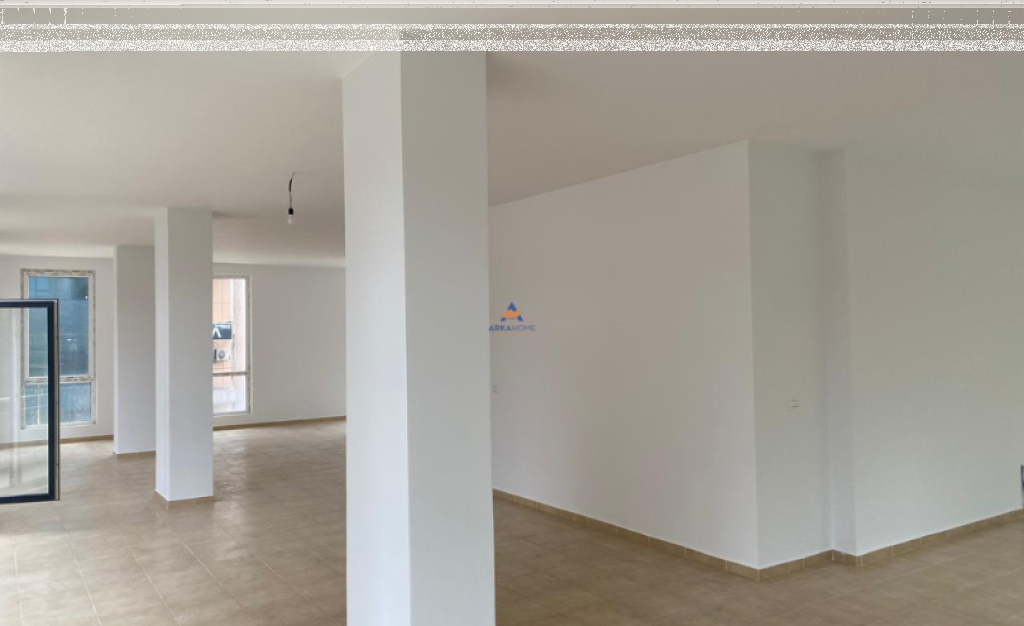 JEPET AMBIENT ME QERA 200M2 "ISH STACIONI I TRENIT" 2500 EURO