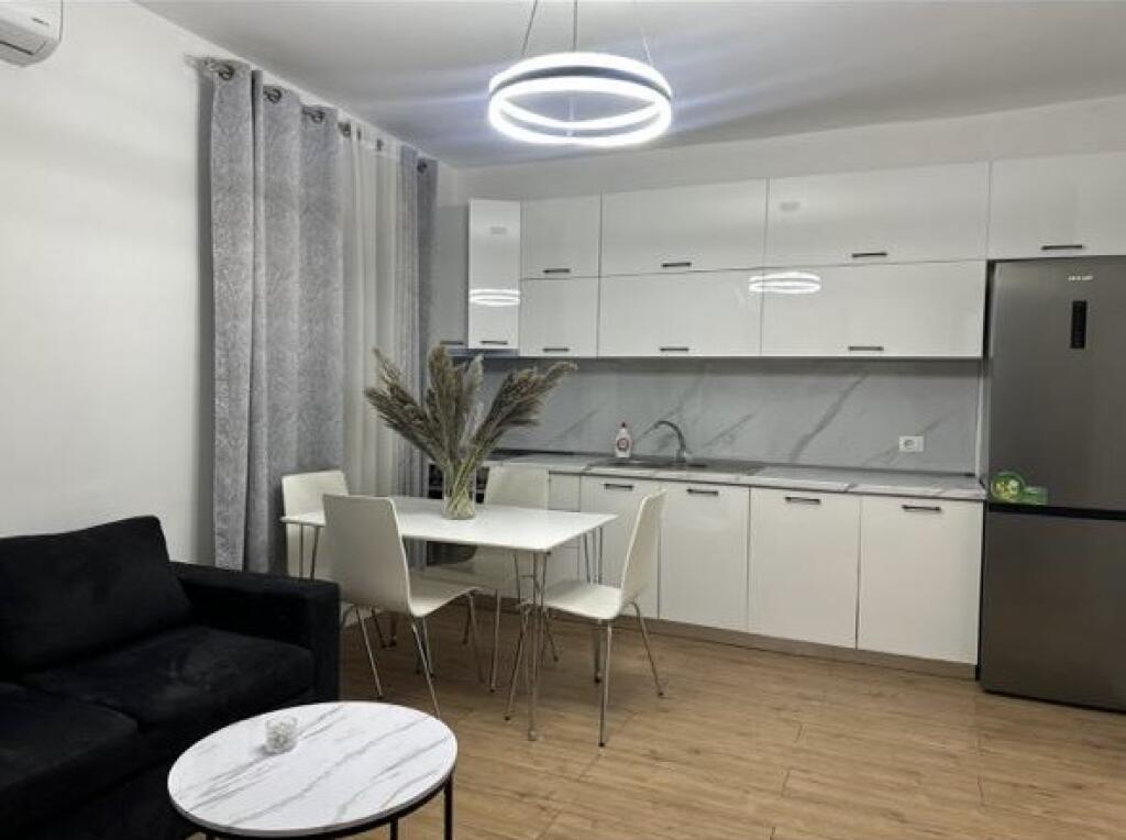 Jepet me qera apartament 1+1 tek Sheshi Willson