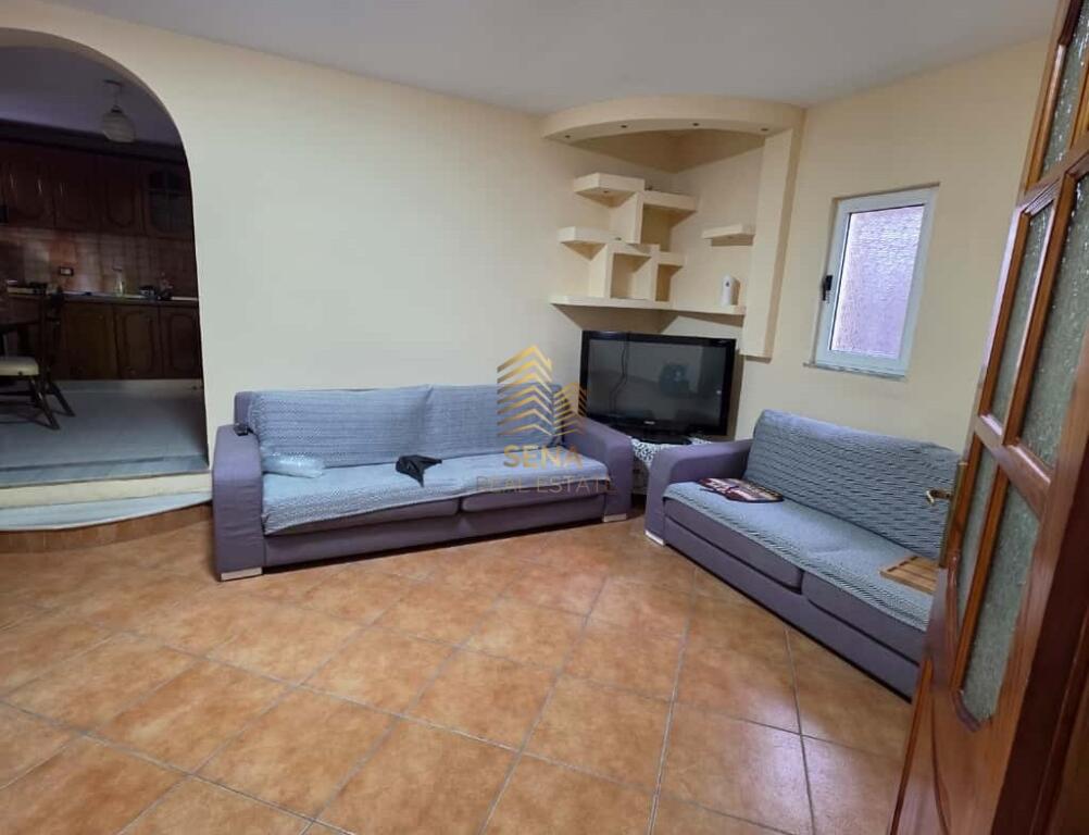 Qira,Hyrje Private,1+1+bllk, Kinostudio, 50.000 ALL/Muaj i Diskutueshem