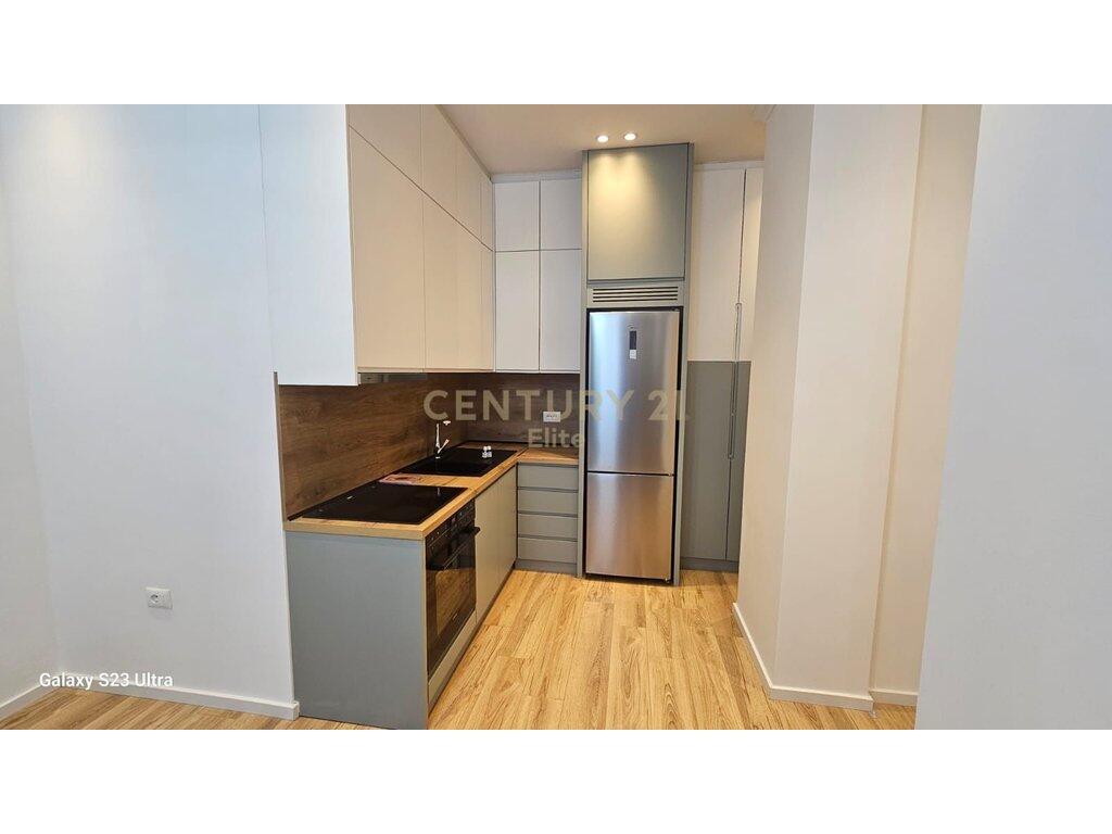 JEPET ME QERA APARTAMENT 2+1 NE XHAMLLIK