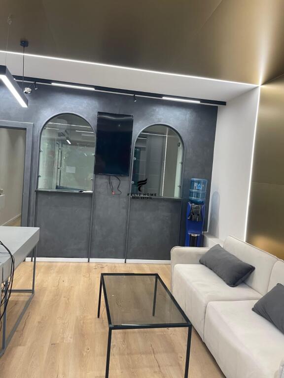 NEGOZIO IN AFFITTO 70 M2 VASIL SHANTO 80.000 LEKE