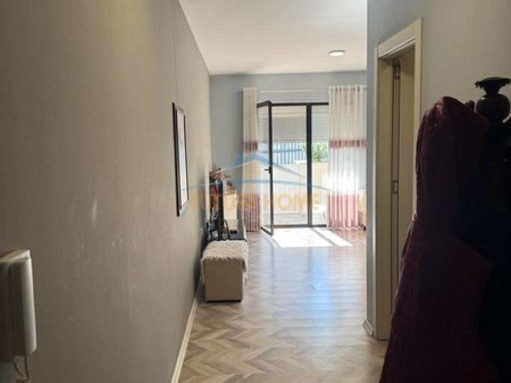 In vendita, appartamento 2+1, Via 5 Maji, Tirana.