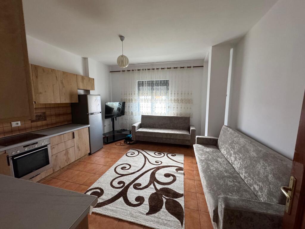 Apartament me qera 4+1+2 Kinostudio