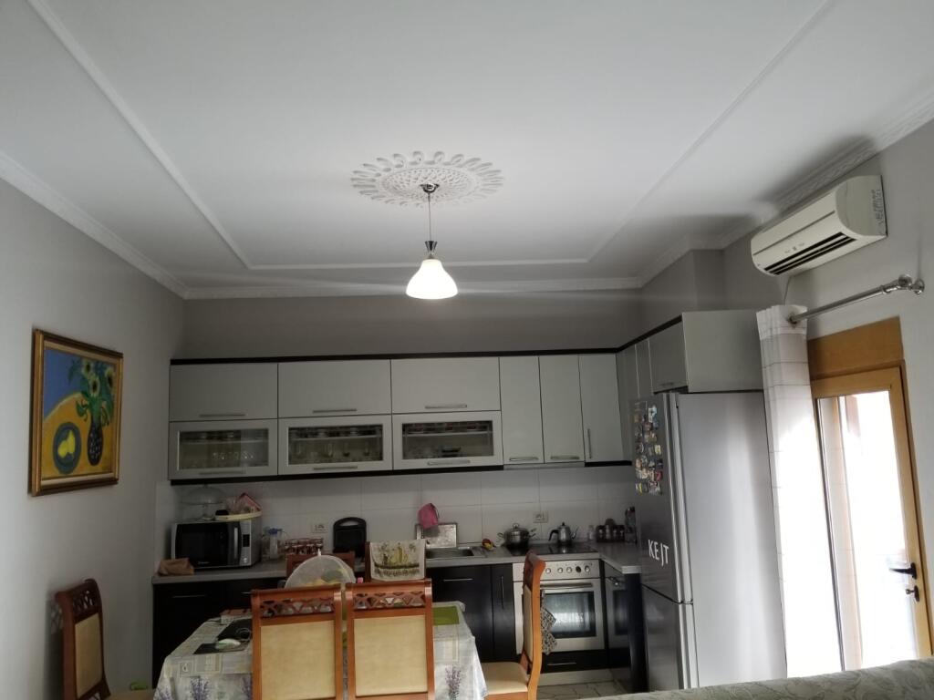 SHITET VILE 720 M2 SELITE 750.000 EURO