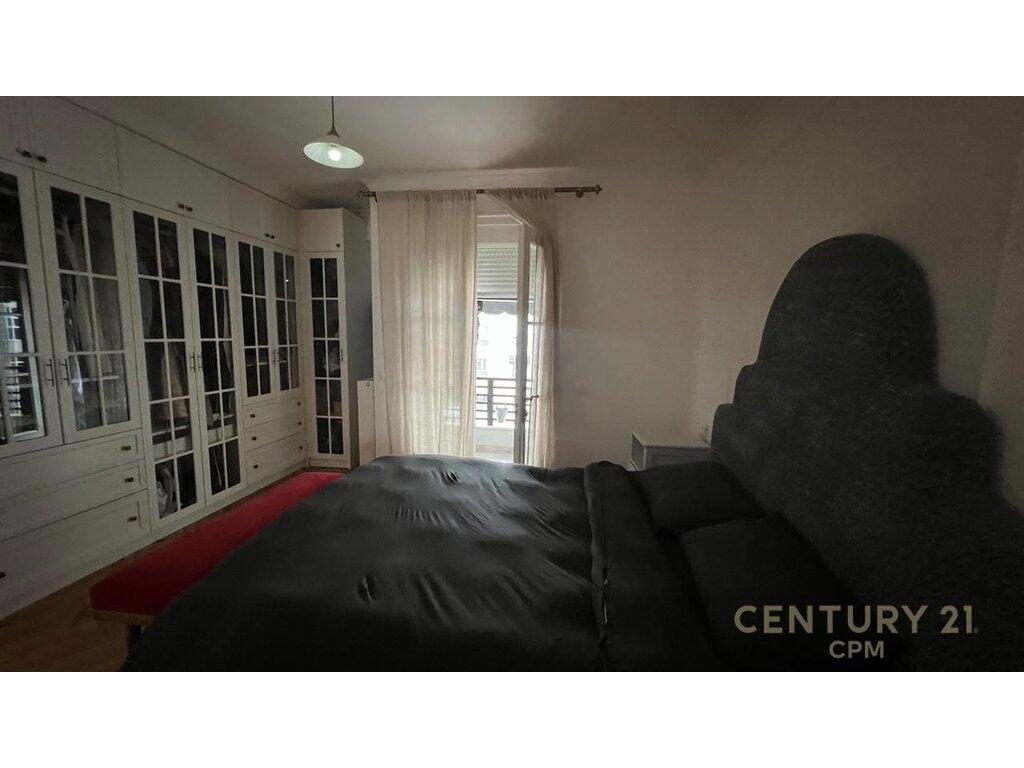 🏢 Apartment 2+1 for sale with Parking Spot – Near the Old Park, Tirana