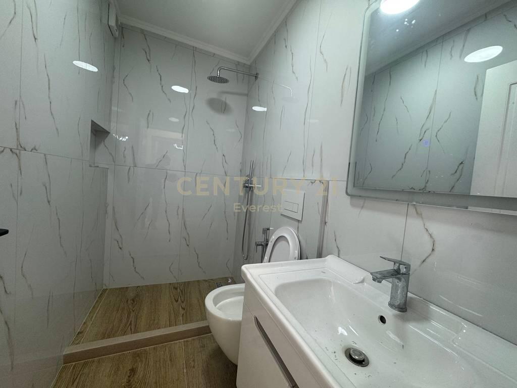 🏠 Apartment 2+1 for sale in the 21 Dhjetori area, near Ambulance No. 9