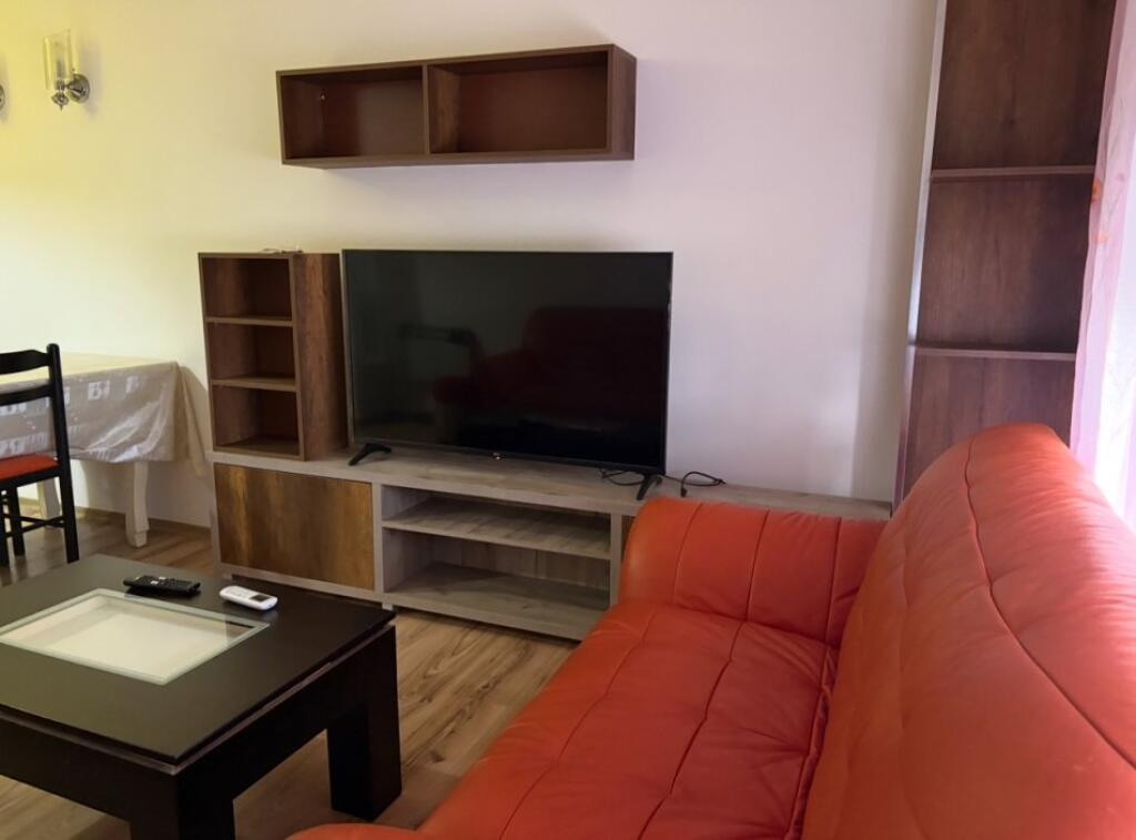Jepet apartament 1+1 me qera tek Kompleksi Ana , Qytet Studenti