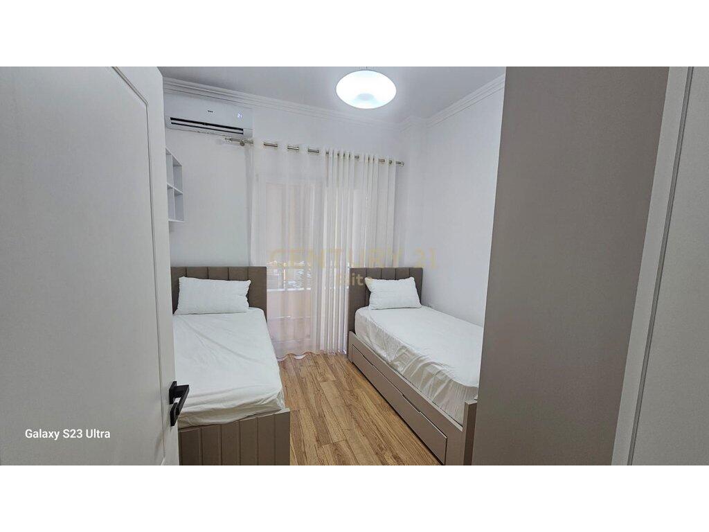 JEPET ME QERA APARTAMENT 2+1 NE XHAMLLIK