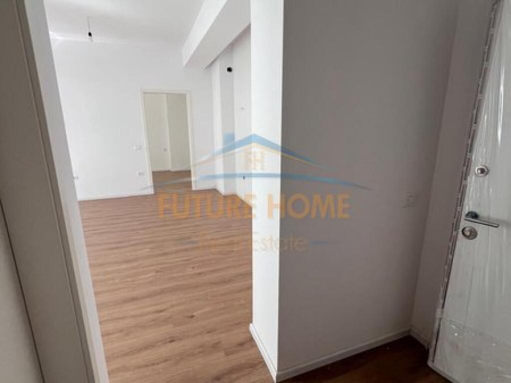 Shitet, Apartament 1+1, Ali Demi, Tiranë.