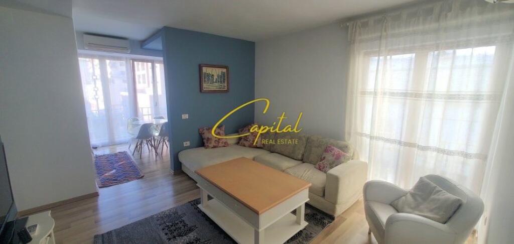 APARTAMENT ME QERA 1+1 MYSLYM SHYRI 55.000 LEKE