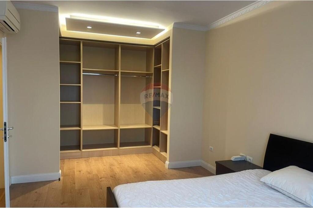 APARTAMENT 2+1 PER QIRA PORCELANI !