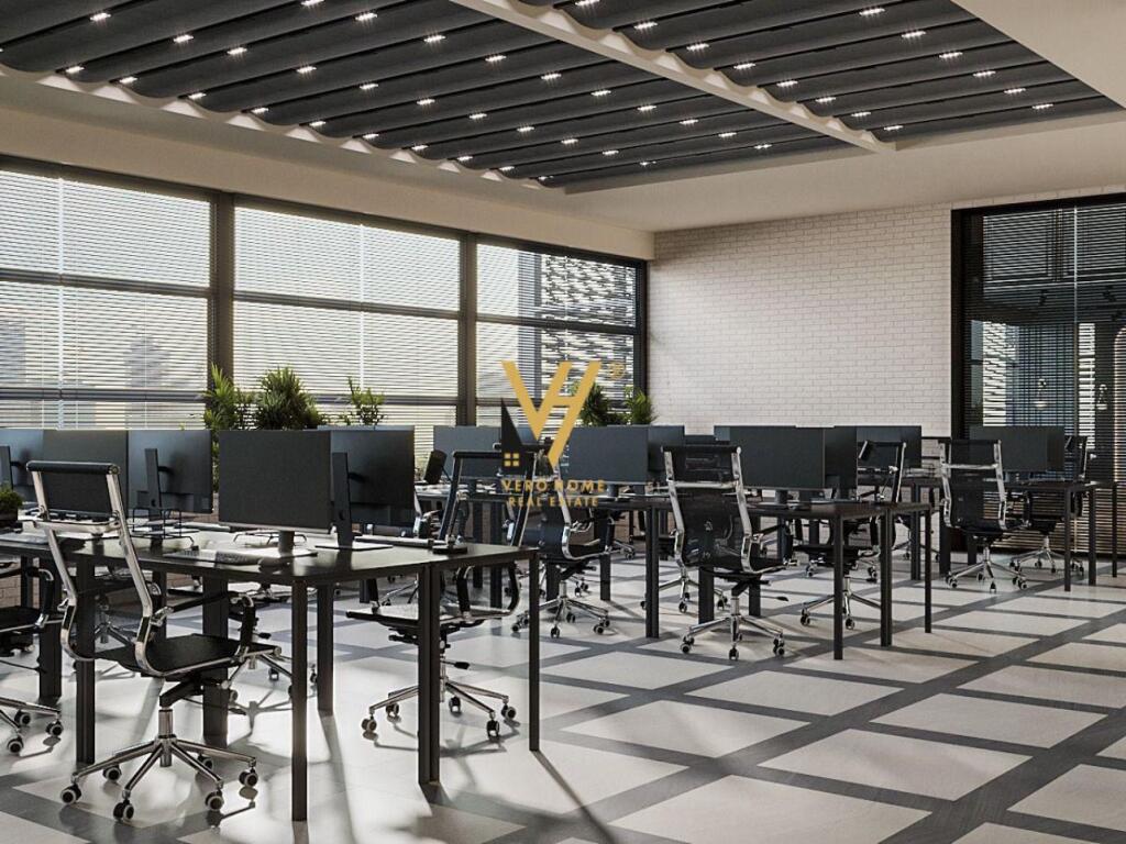 JEPET AMBIENT BIZNESI 700 M2 ME QIRA TE GOLDEN PARK3, YZBERISHT 8.000 EURO