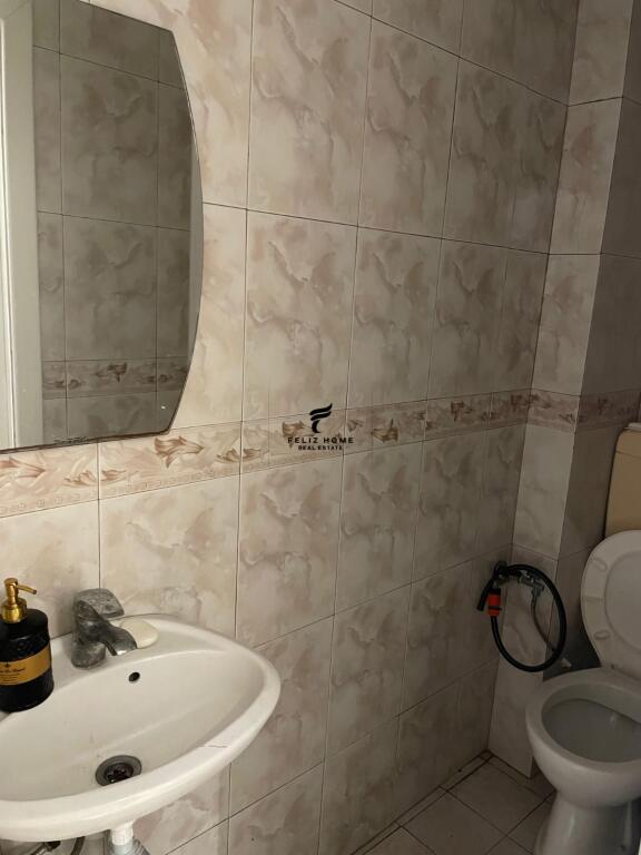 NEGOZIO IN AFFITTO 70 M2 VASIL SHANTO 80.000 LEKE
