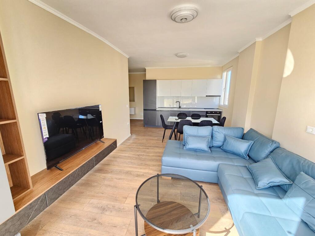 APARTAMENT I MOBILUAR PER SHITJE , NE PLAZHIN ILIRIA