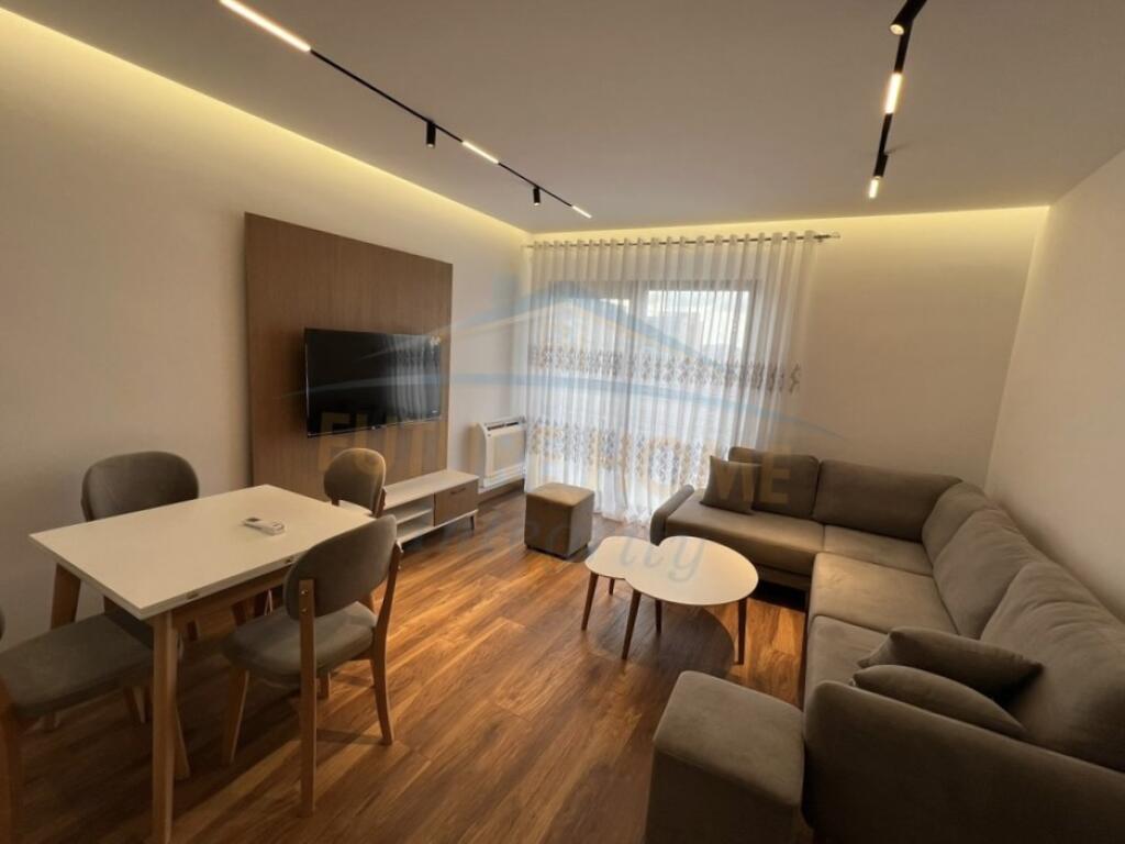 Qera, Apartament 2+1+2, Porcelan, Tiranë.