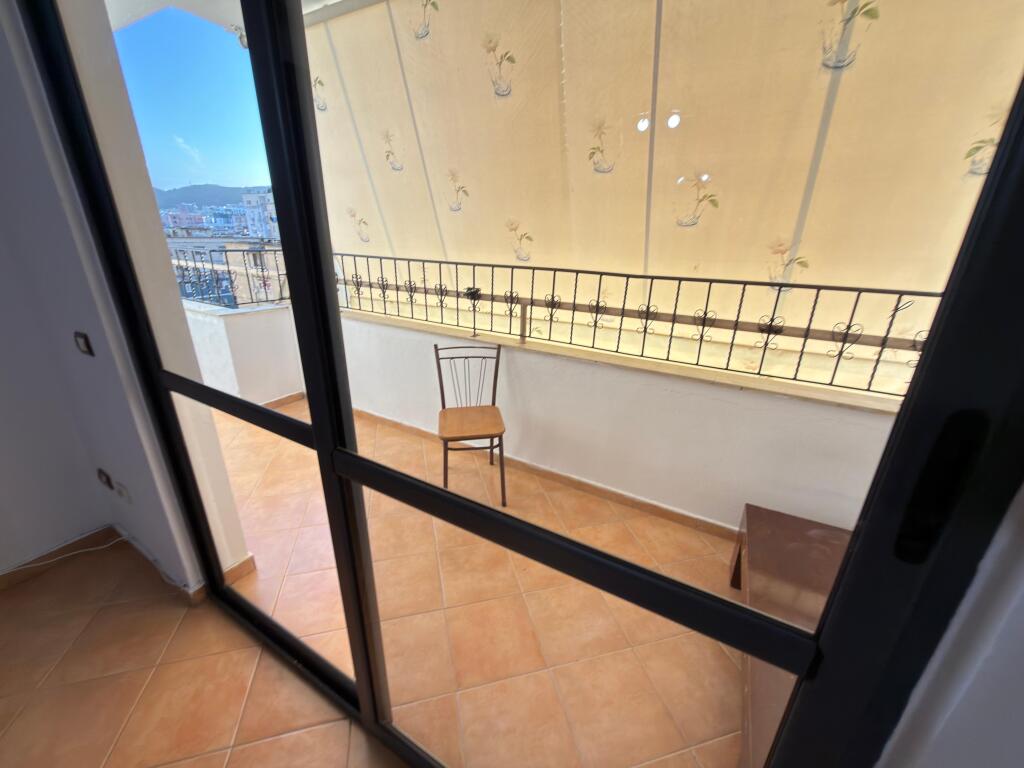 Apartament me qera 2+1+2 Tek 21 dhjetori