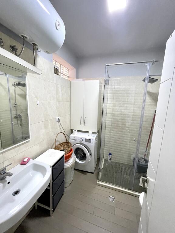 Jepet me QIRA apartament 2+1 Rezidenca “Kodra e Diellit” afër "Gjimnazit British"