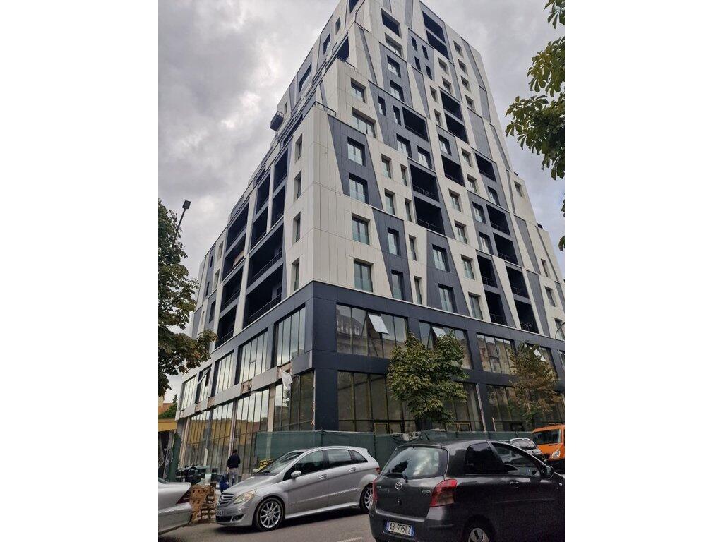 Commercial Space for Rent – Exclusive “Corner” on Barrikadave Street, Center – Tirana