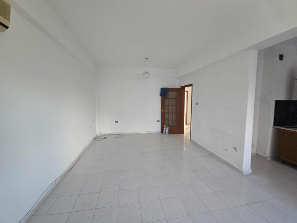 SHITET SUPER APARTAMENT 2+1 TEK ZONA E VALA PARK DURRES