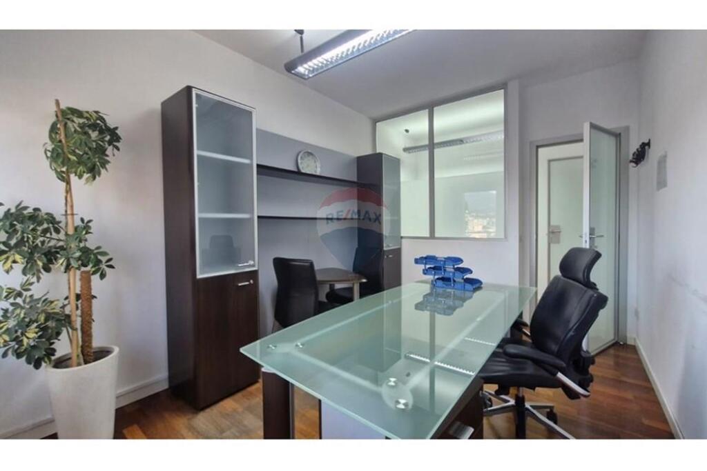 Super ufficio in affitto presso ETC!