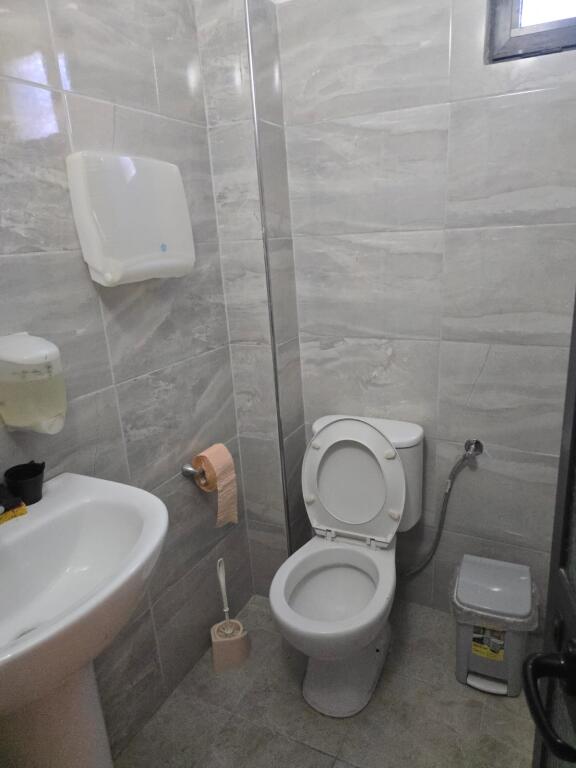 SHITET SUPER AMBJENT BIZNESI TEK STADIUMI NE DURRES