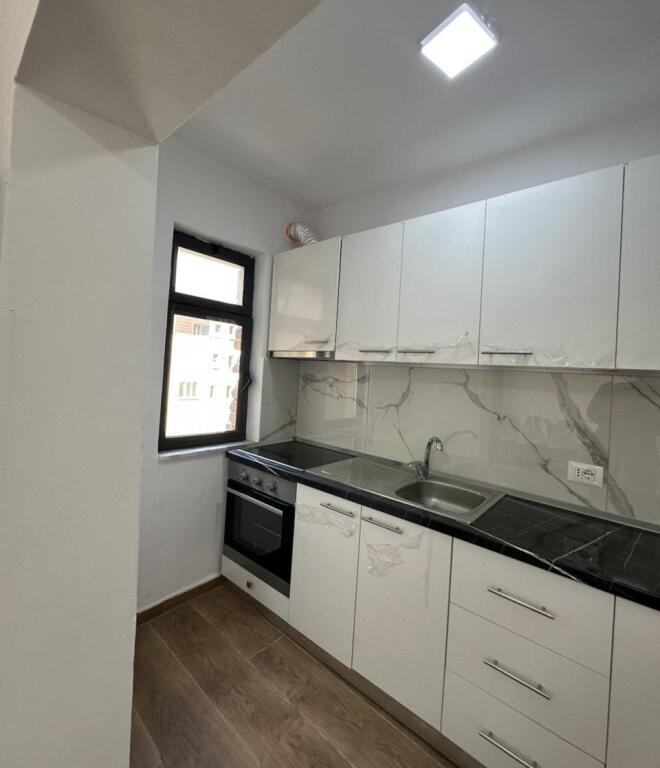 Jepet me qera apartament 1+1 te Shkolla e Bashkuar